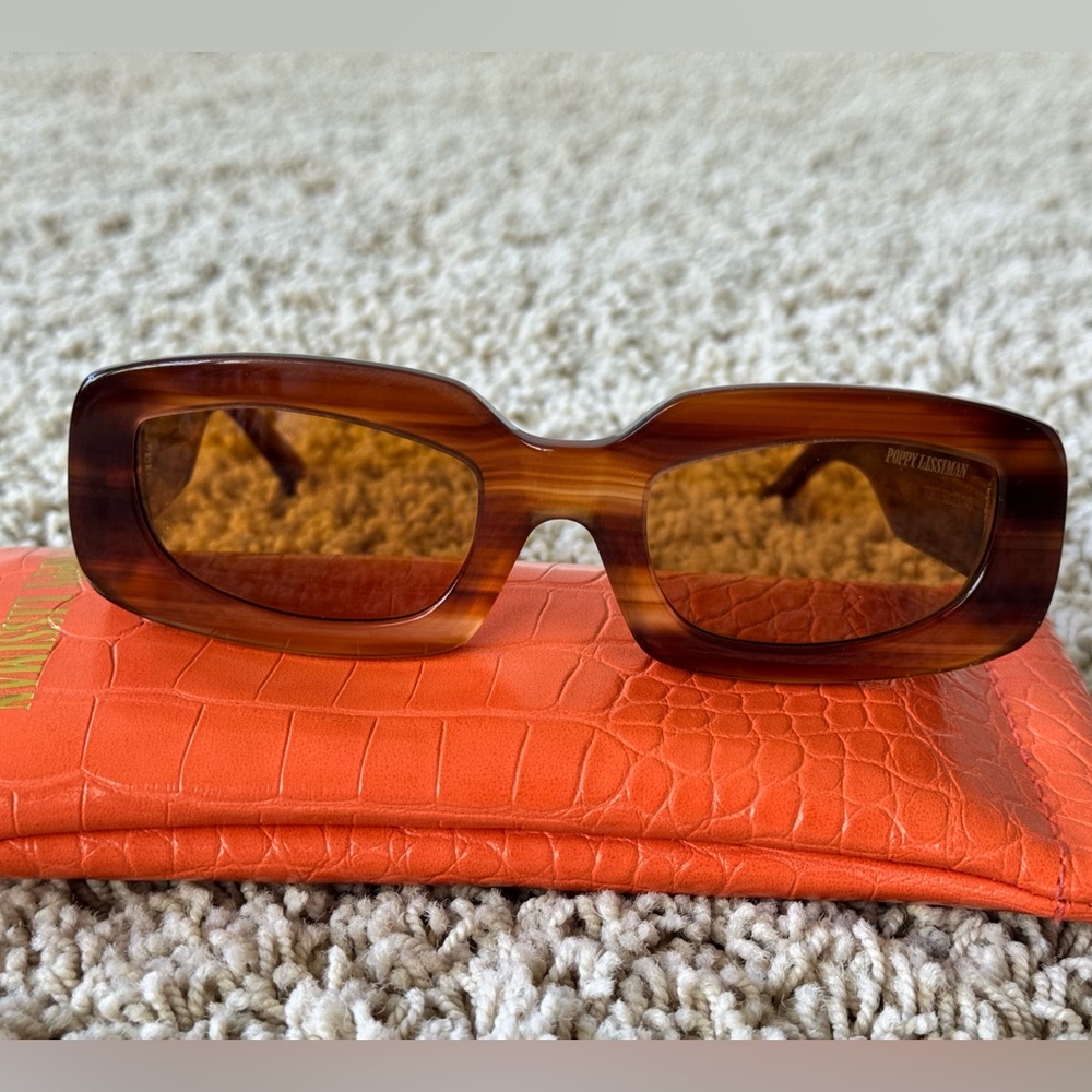 Tortoise Brown rectangle Sunglasses with Orange Case